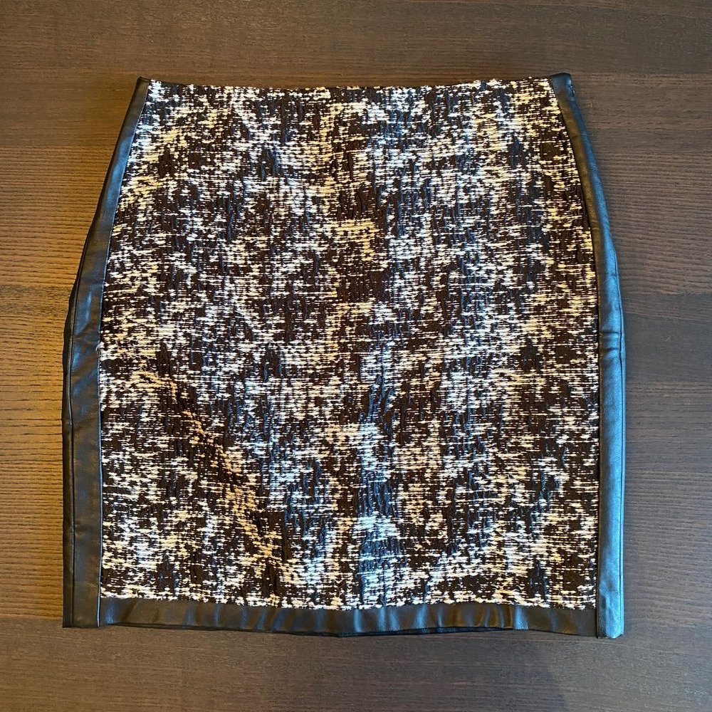 Ann Taylor Black and White Tweed Skirt w/ Vegan Leather Trim - Size 10